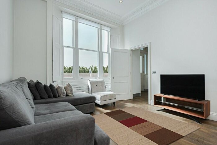 2 Bedroom Flat To Rent In Harcourt Terrace, London, SW10