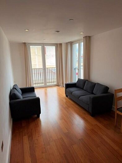 2 Bedroom Flat To Rent In Hayes Apartments, The Hayes, Cathays, Cardiff, CF10
