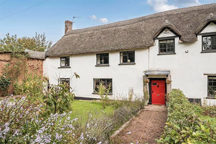 3 Bedroom Semi-Detached House For Sale In Barnside, Uton, Crediton, EX17