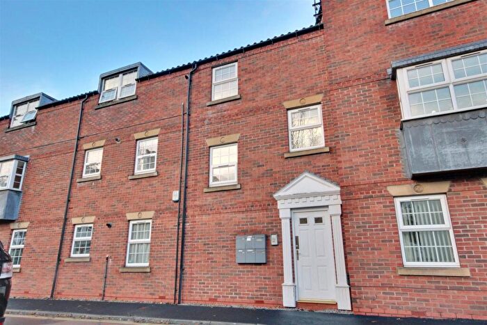 2 Bedroom Flat For Sale In Hamilton Court, Beverley, HU17