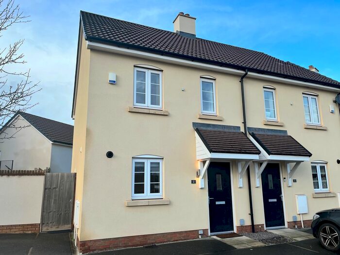 2 Bedroom Property To Rent In Brook Lane, Taunton, TA1