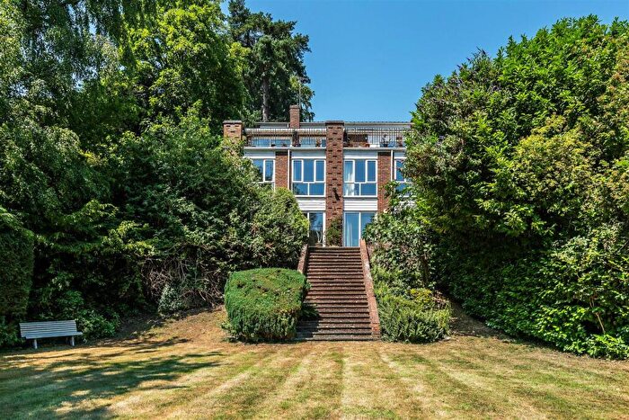 5 Bedroom Detached House For Sale In Wilderness Road, Oxted, RH8