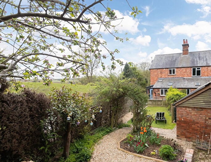 2 Bedroom Cottage For Sale In Hill View, Banbury Road, North Newington, OX15