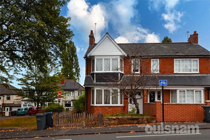 3 Bedroom Semi-Detached House For Sale In Cartland Road, Stirchley, Birmingham, West Midlands, B30