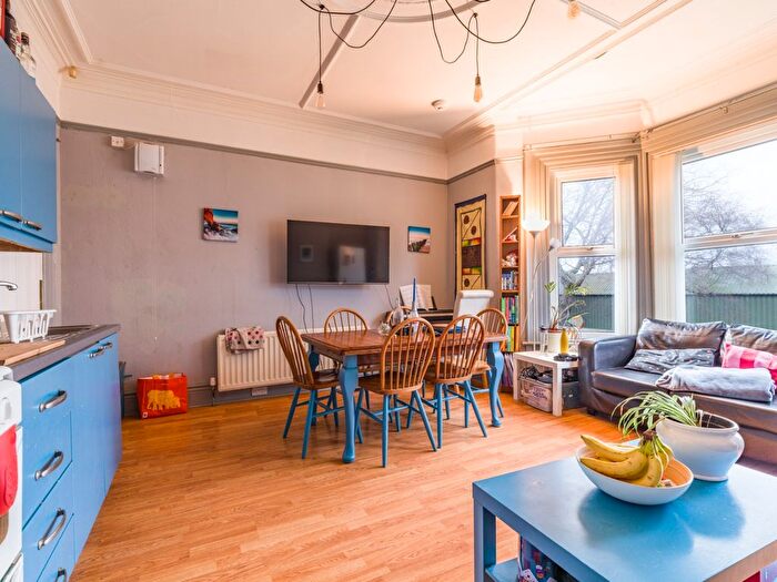 5 Bedroom Flat To Rent In Lesbury Road, Heaton, Newcastle Upon Tyne, NE6