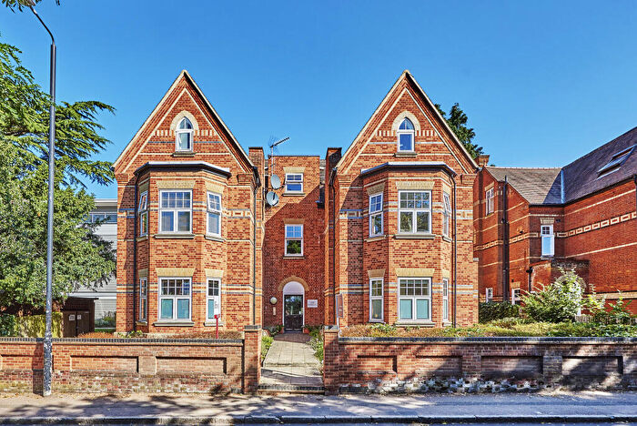 2 Bedroom Apartment To Rent In Radley Court, Newsom Place, St Albans, Hertfordshire, AL1