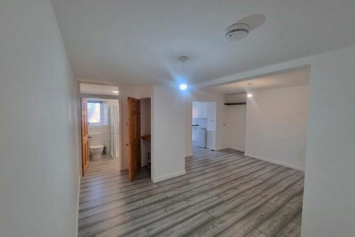 1 Bedroom Property To Rent In Shirburn Road, Torquay, TQ1