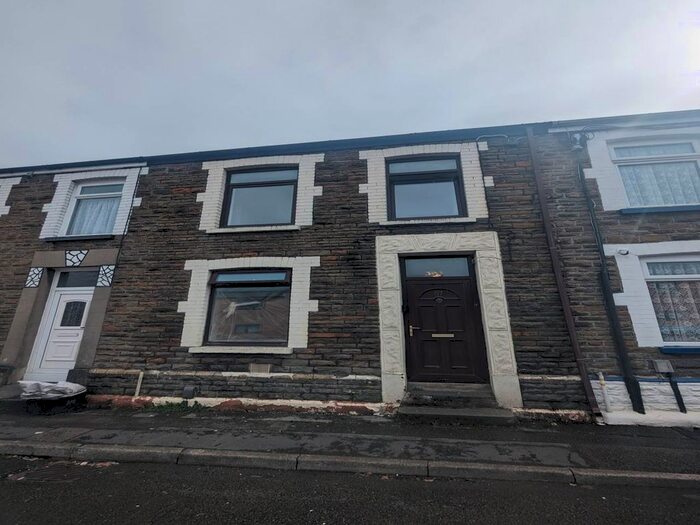 3 Bedroom Property To Rent In Walters Road, Neath, SA11