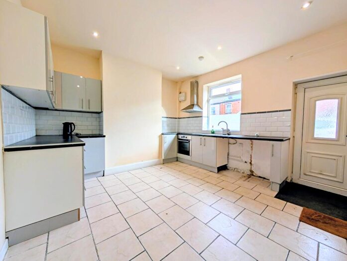 3 Bedroom Semi Detached House To Rent In Westlea, Clowne, Chesterfield, S43