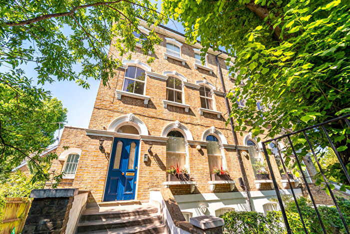 1 Bedroom Apartment For Sale In Highbury Hill, Islington, N5