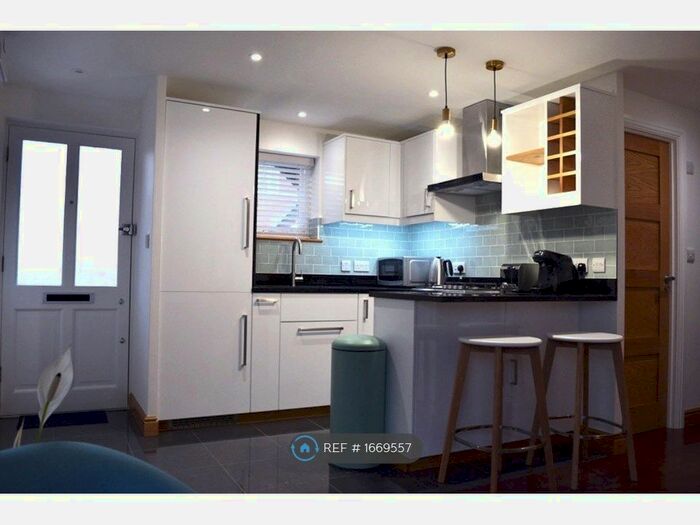 1 Bedroom Flat To Rent In Haynes Close, London, N11