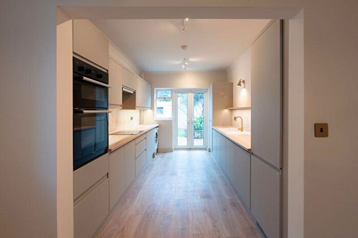 3 Bedroom End Of Terrace House For Sale In Essex Road, Southsea, PO4