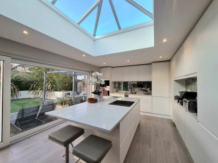 5 Bedroom Detached House To Rent In Canford Cliffs Road, Poole, BH13