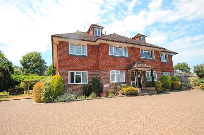 1 Bedroom Apartment To Rent In Portland Road, Elmstead, RH19