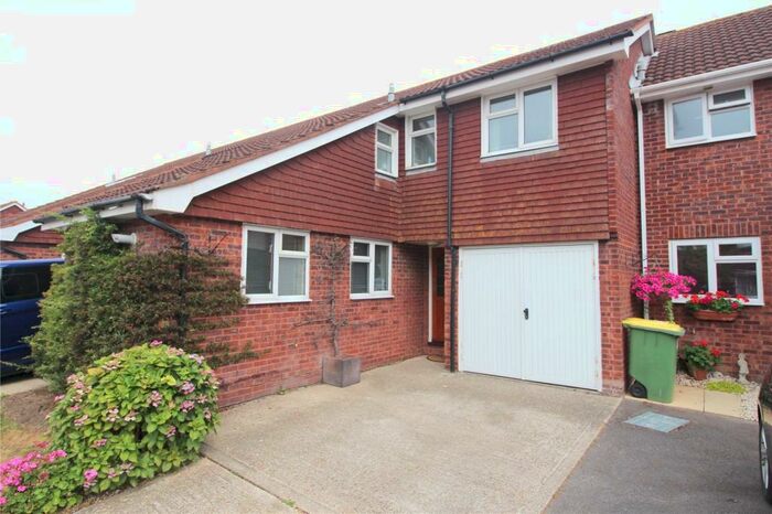3 Bedroom Semi-Detached House To Rent In Barlow Close, Fareham, Hampshire, PO14
