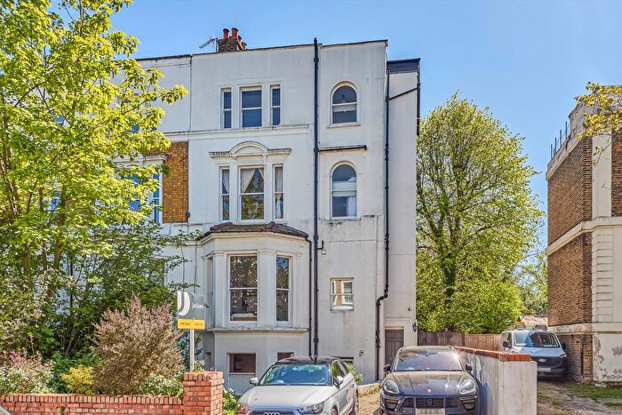 2 Bedroom Flat For Sale In Trinity Crescent, Balham, SW17