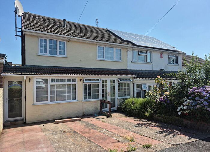 4 Bedroom Semi-Detached House To Rent In Claverdon Drive, Great Barr, Birmingham, B43