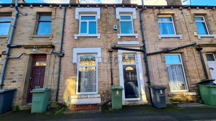3 Bedroom Terraced House To Rent In Bell Street, Huddersfield, West Yorkshire, HD4