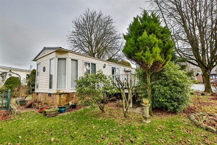 2 Bedroom Mobile/park Home For Sale In Shireburn Park, Edisford Road, Waddington, Ribble Valley, BB7