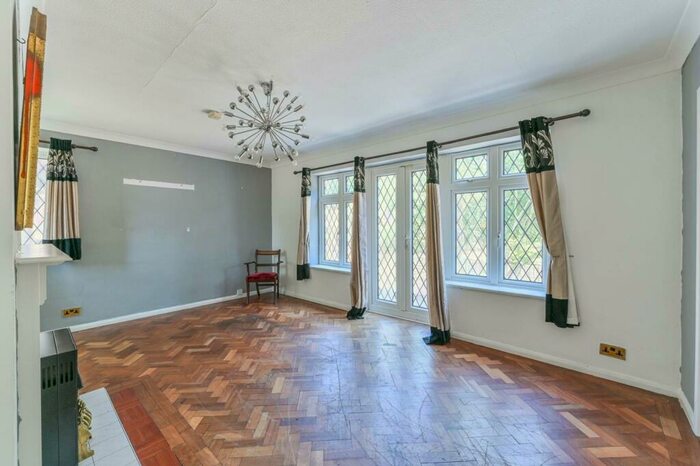 3 Bedroom Detached House To Rent In Brighton Road, Sutton, SM2