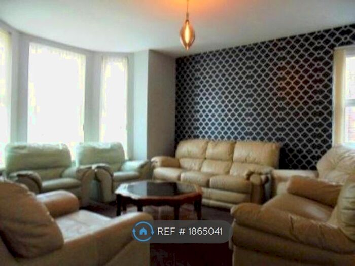 9 Bedroom Semi-Detached House To Rent In Everett Road, Manchester, M20