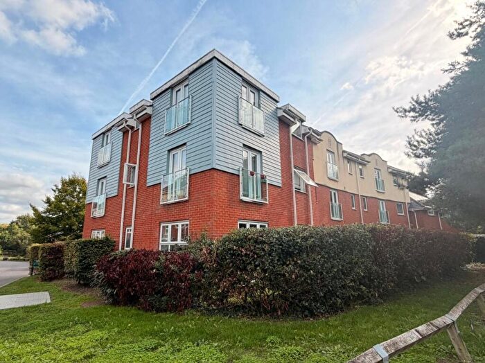 2 Bedroom Apartment To Rent In Foxboro Road, Redhill, RH1