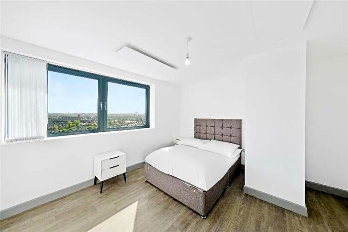 1 Bedroom Apartment To Rent In Dean House, L22