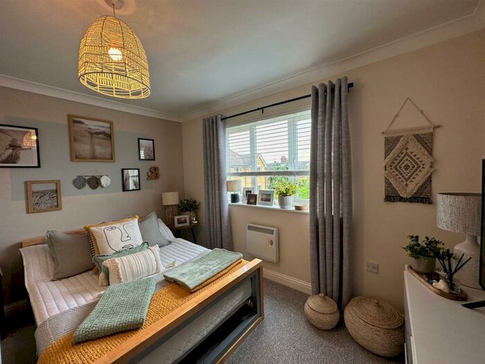 2 Bedroom Flat For Sale In Fellowes Road, Fletton, Peterborough, PE2