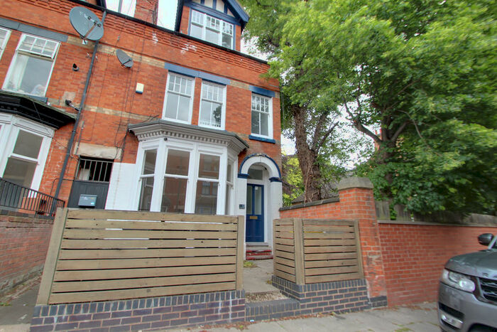 6 Bedroom End Of Terrace House To Rent In Daneshill Road, Leicester, LE3
