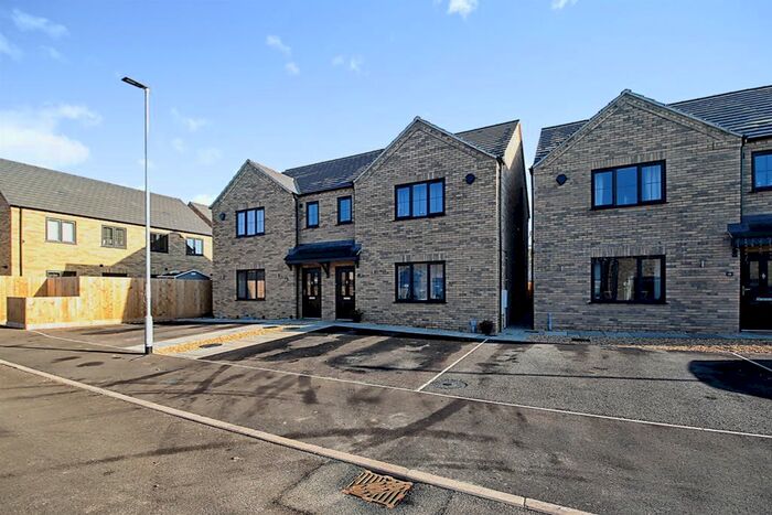 3 Bedroom Semi-Detached House For Sale In Hardwick Close, Crowland, Peterborough, PE6