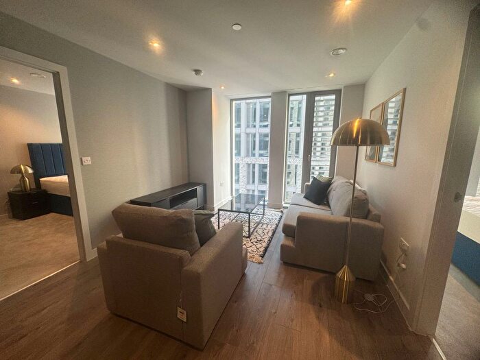 2 Bedroom Flat To Rent In Embankment Exchange, Greengate, Salford, M3