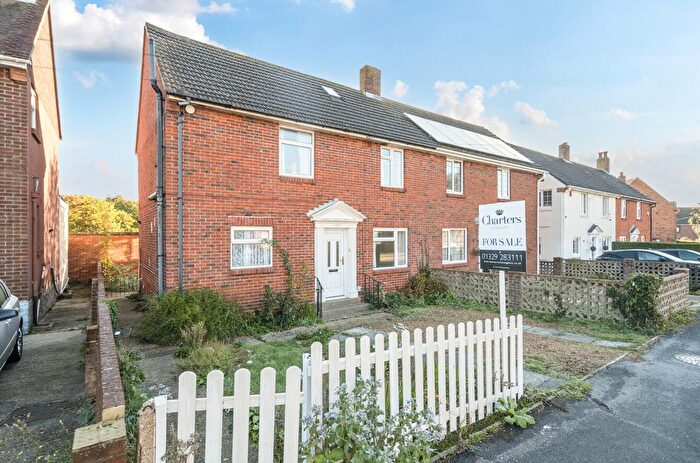 3 Bedroom Semi-Detached House For Sale In Hillson Drive, Fareham, Hampshire, PO15