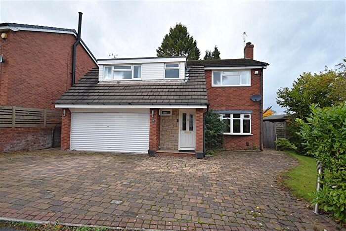 4 Bedroom Detached House For Sale In Elgin Avenue, Macclesfield, SK10