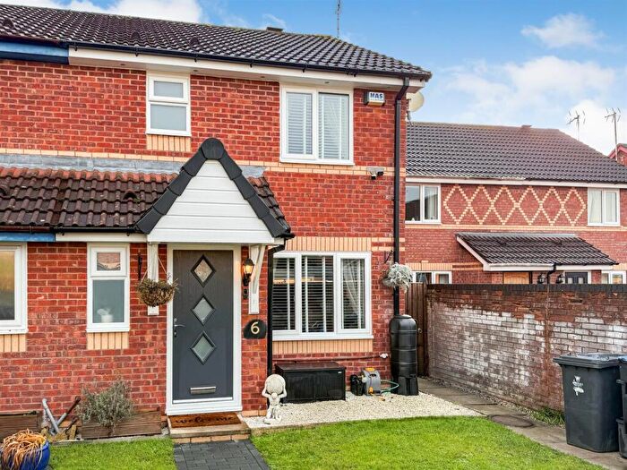 3 Bedroom Property For Sale In Yr Helfa, Chirk, LL14