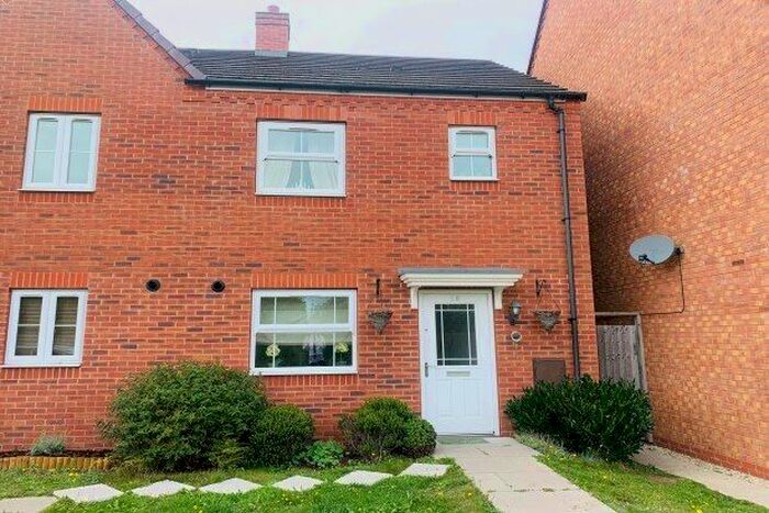3 Bedroom Property To Rent In Lily Walk, Evesham, WR11