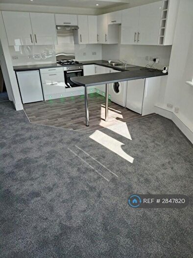 2 Bedroom Flat To Rent In Milton Road, Southsea, PO4