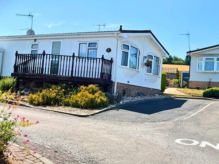 2 Bedroom Park Home For Sale In Pine Walk, Limit Home Park, Northchurch, Berkhamsted, Hertfordshire, HP4