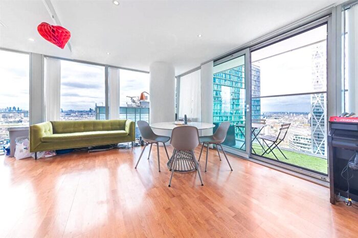 2 Bedroom Apartment To Rent In Landmark East Tower, Marsh Wall, London, E14