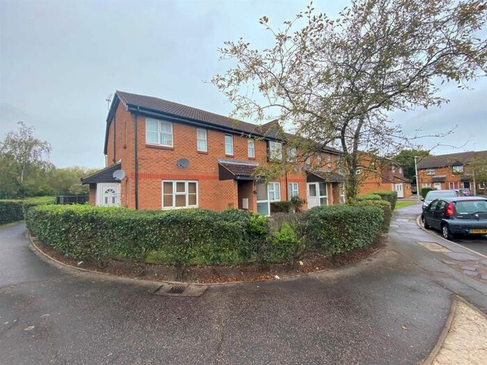 1 Bedroom Flat To Rent In Abbey Close, Hayes, UB3