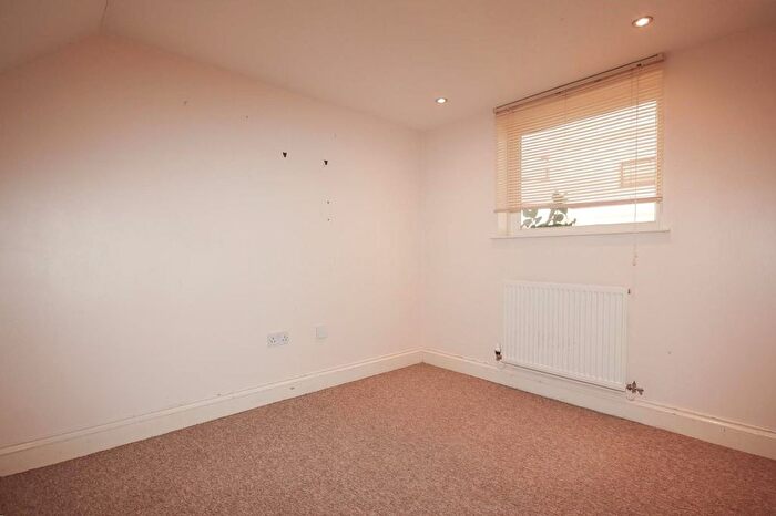 2 Bedroom Flat To Rent In Lime Grove, Rushden, NN10