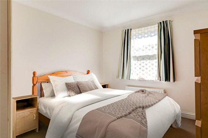 1 Bedroom Flat To Rent In Kingston Road, London, SW19