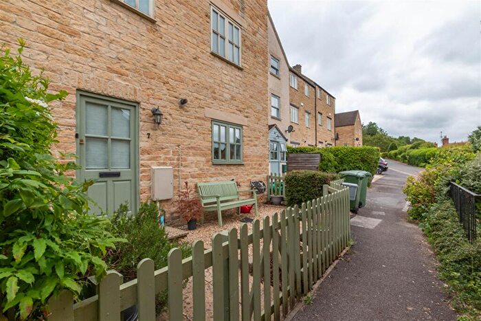 4 Bedroom Town House To Rent In Higher Newmarket Road, Nailsworth, Stroud, GL6