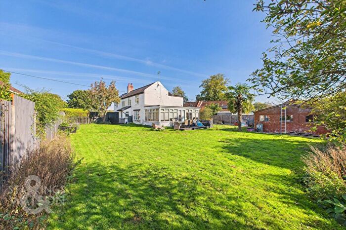 5 Bedroom Detached House For Sale In Post Office Road, Little Plumstead, Norwich, NR13