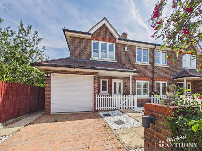 4 Bedroom Semi-Detached House For Sale In Jannetta Close, Aylesbury, Buckinghamshire, HP20