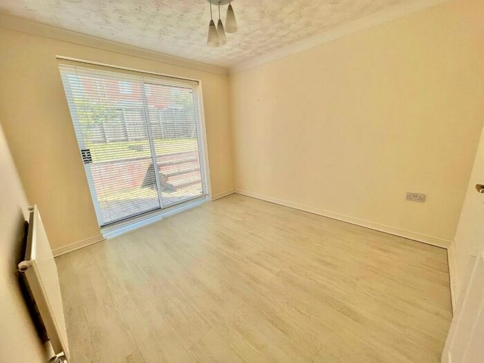 3 Bedroom Detached House For Sale In Armstrong Drive, Willington, DL15