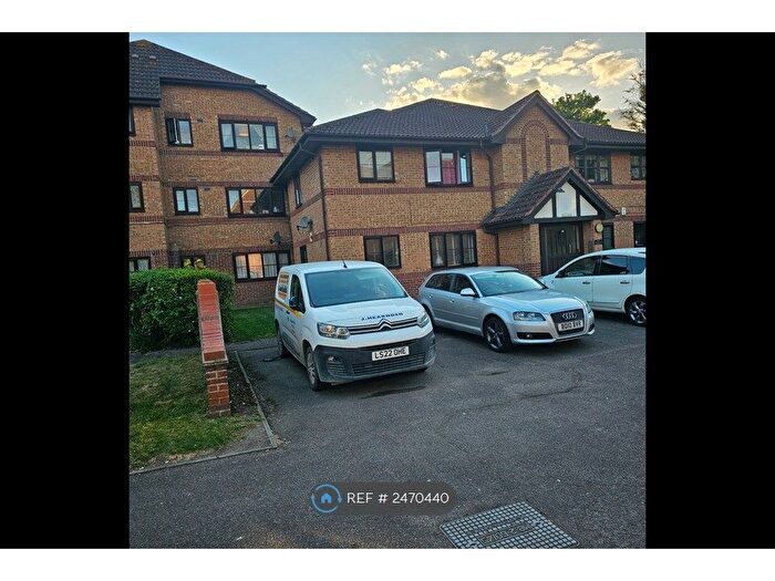 1 Bedroom Flat To Rent In Frobisher Road, Erith, DA8