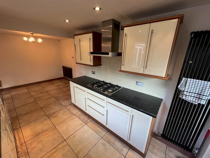 3 Bedroom Detached House For Sale In Dale Close, Baldwins Gate, Newcastle-Under-Lyme, ST5