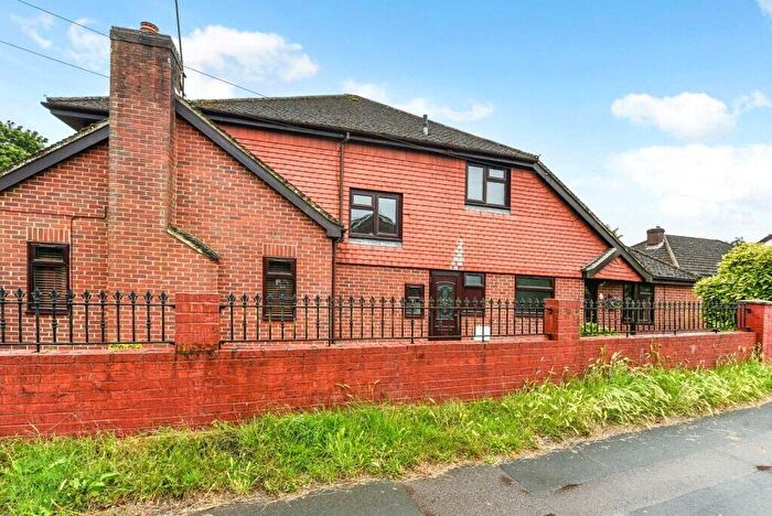 5 Bedroom Detached House To Rent In Greenfields Avenue, Alton, Hampshire, GU34