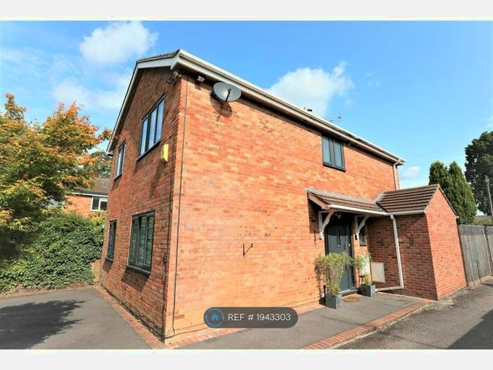 4 Bedroom Detached House To Rent In Keynsham Bank, Cheltenham, GL52