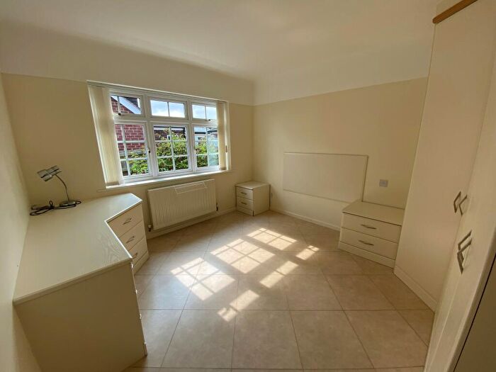 2 Bedroom Detached Bungalow To Rent In Covertside, Newton, CH48